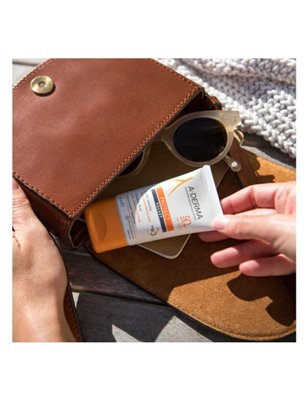 A-Derma Protect Pocket Fluido Invisível SPF50+ 30ml